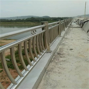 不銹鋼橋梁護(hù)欄